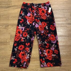 NWT - The Colette - Maeve Red and Purple Floral Capris